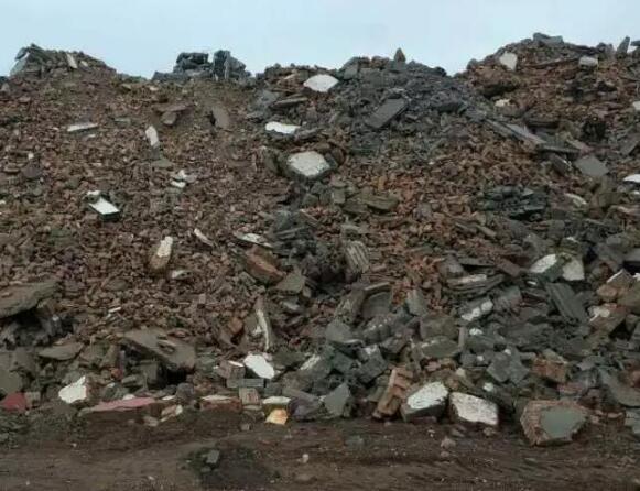 待處理的建筑垃圾 待處理的建筑垃圾
