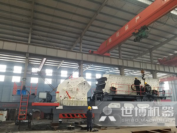 河南世博流動(dòng)碎石破碎機(jī)廠家 河南世博流動(dòng)碎石破碎機(jī)廠家