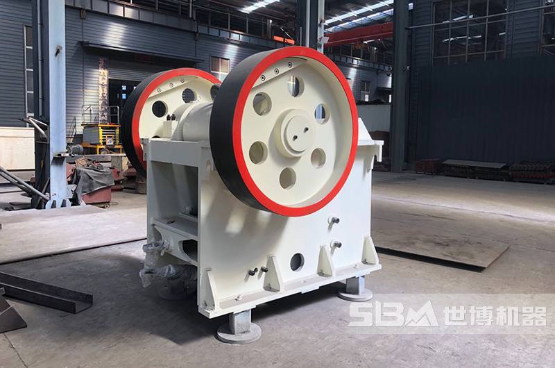 顎式廢混凝土磚渣粉碎機(jī) 顎式廢混凝土磚渣粉碎機(jī)