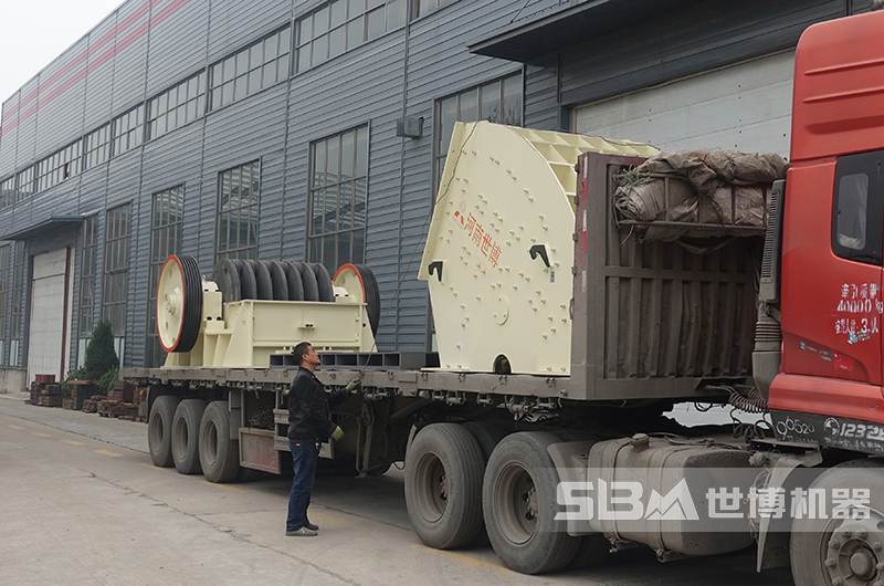世博碎石機裝車發貨 世博碎石機裝車發貨