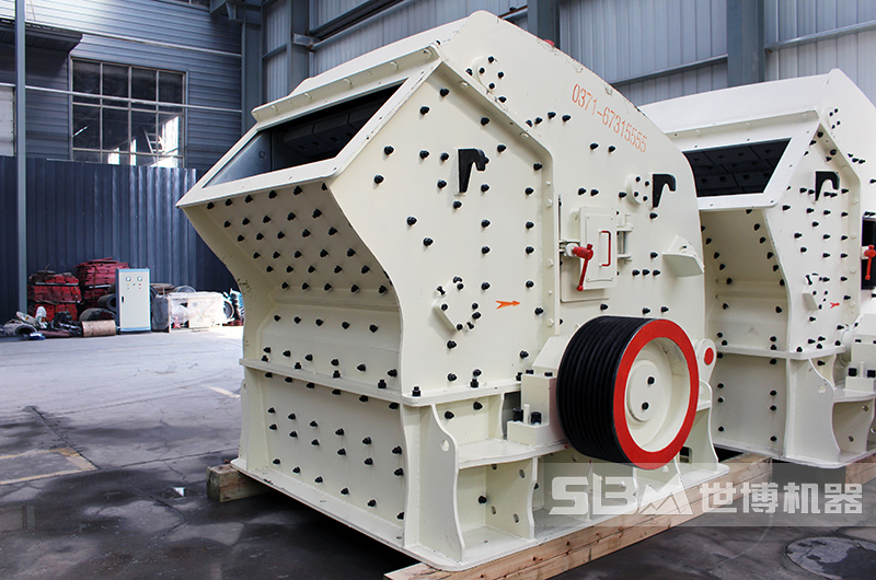 砂石碎石機(jī)成套設(shè)備的反擊式破碎機(jī) 砂石碎石機(jī)成套設(shè)備的反擊式破碎機(jī)