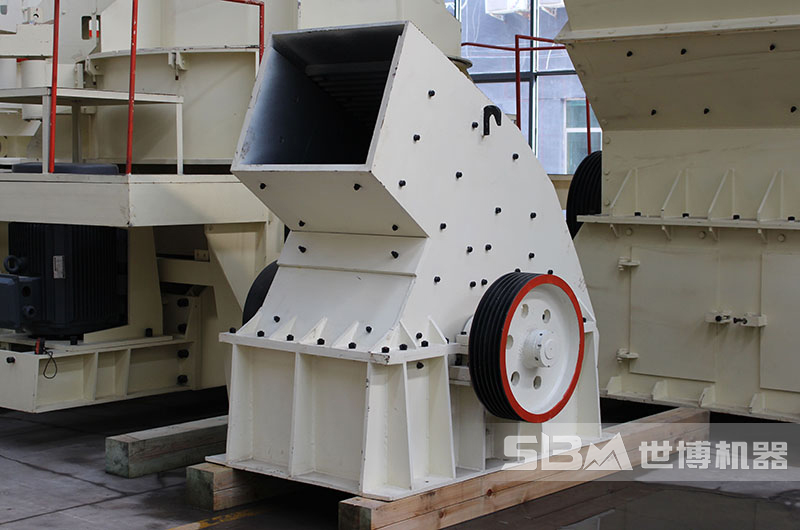 砂石加工配套設(shè)備的錘式破碎機(jī) 砂石加工配套設(shè)備的錘式破碎機(jī)