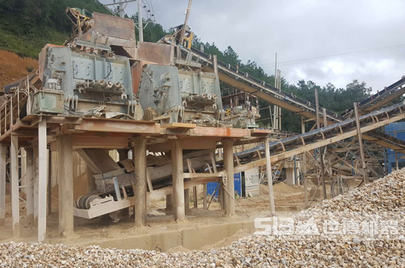 云南1315破碎機打混合料現場 云南1315破碎機打混合料現場