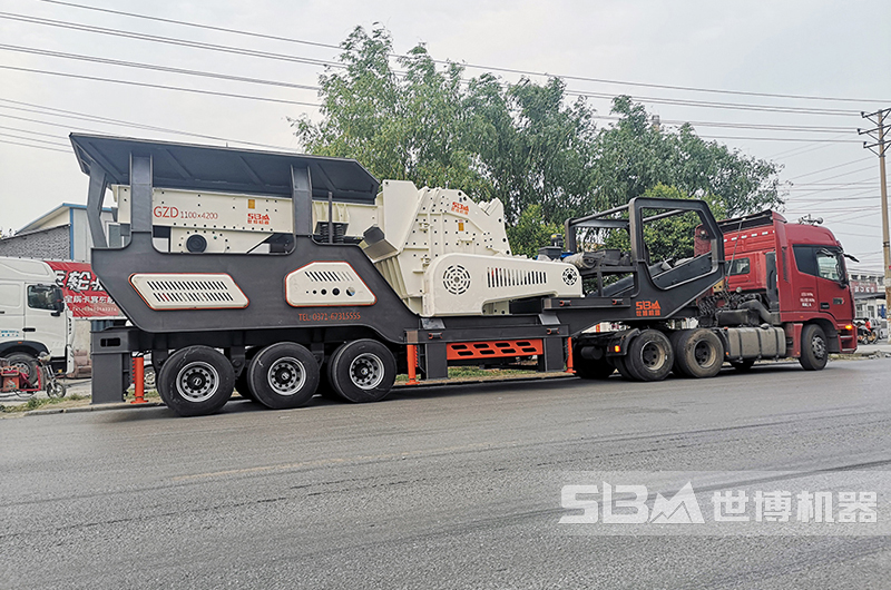 輪胎移動(dòng)式石頭破碎機(jī) 輪胎移動(dòng)式石頭破碎機(jī)