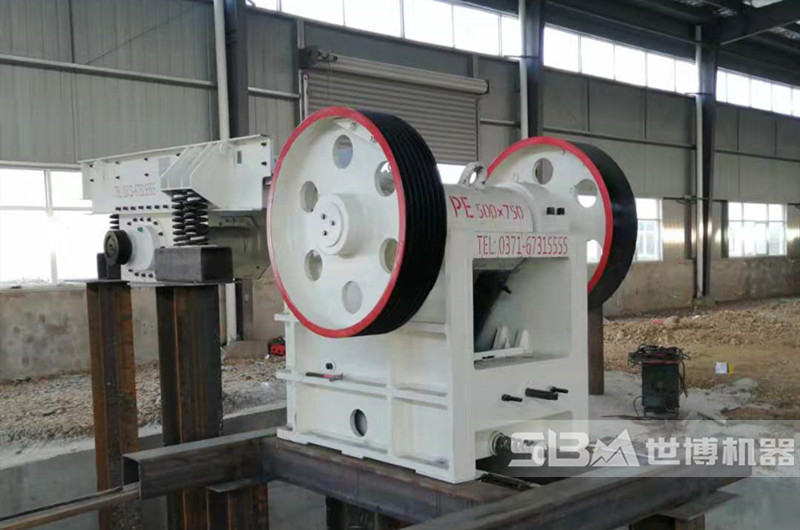 大石頭破碎機——顎式破碎機 大石頭破碎機——顎式破碎機
