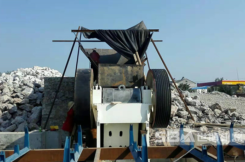 顎式破碎機破碎現場 顎式破碎機破碎現場