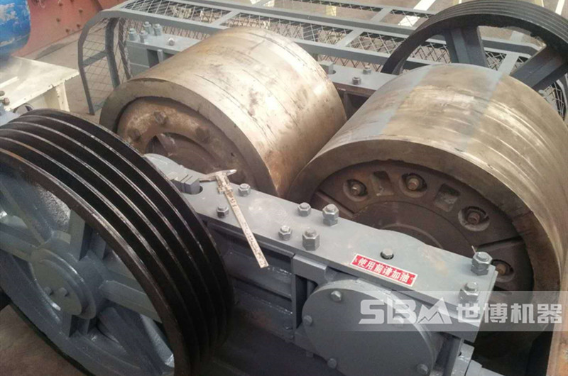 對輥式破碎機內部結構圖 對輥式破碎機內部結構圖