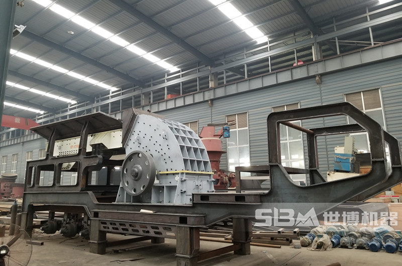 移動(dòng)式重錘式破碎機(jī) 移動(dòng)式重錘式破碎機(jī)