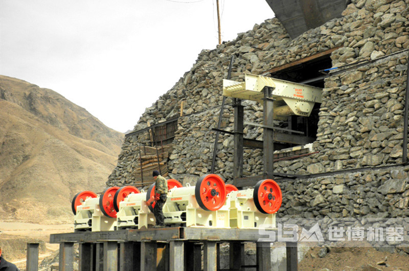 世博pex細顎式破碎機客戶現(xiàn)場,可現(xiàn)場考察 世博pex細顎式破碎機客戶現(xiàn)場,可現(xiàn)場考察