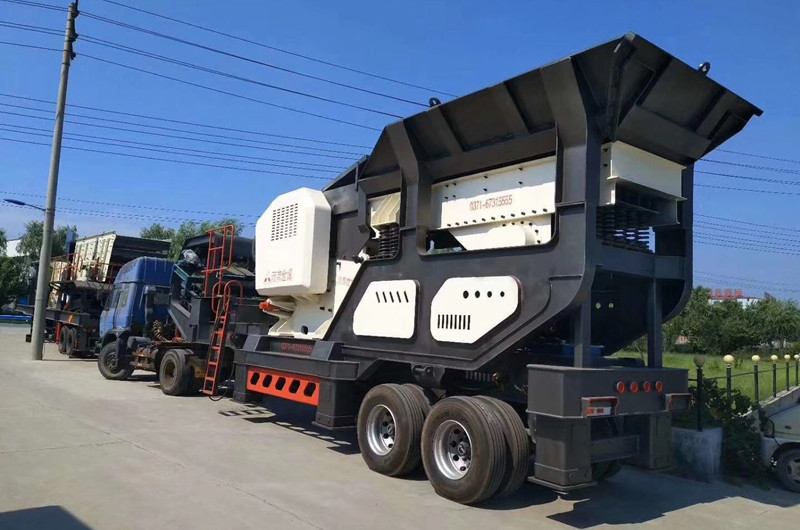 輪胎式破碎站移動(dòng)靠車頭牽引 輪胎式破碎站移動(dòng)靠車頭牽引