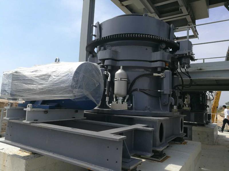 圓錐破碎機(jī)破碎現(xiàn)場圖 圓錐破碎機(jī)破碎現(xiàn)場圖