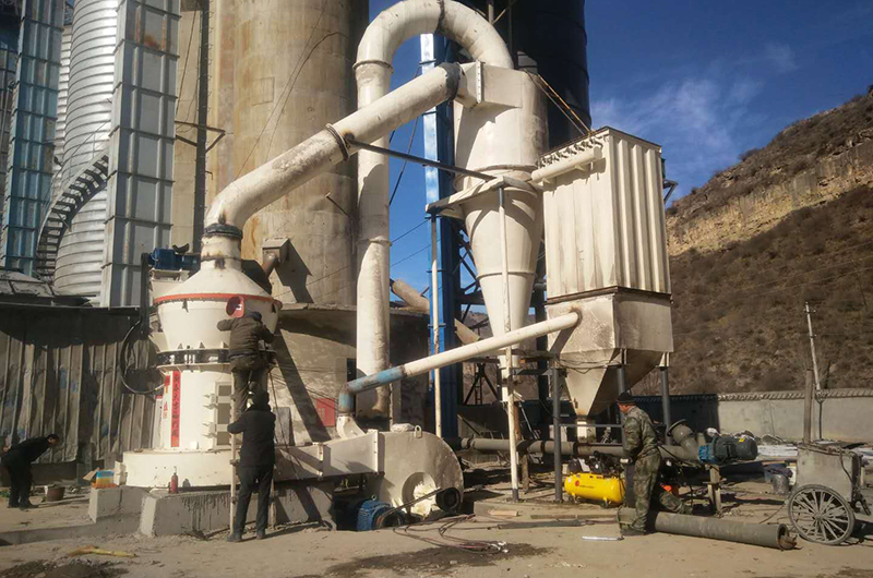 河南世博磨粉機加工鋁礬土現場 河南世博磨粉機加工鋁礬土現場