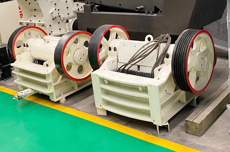 細(xì)碎鄂式破石機(jī) 細(xì)碎鄂式破石機(jī)