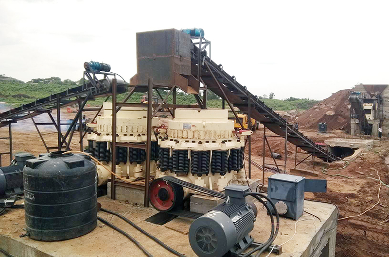 圓錐破碎機及電機現場圖 圓錐破碎機及電機現場圖