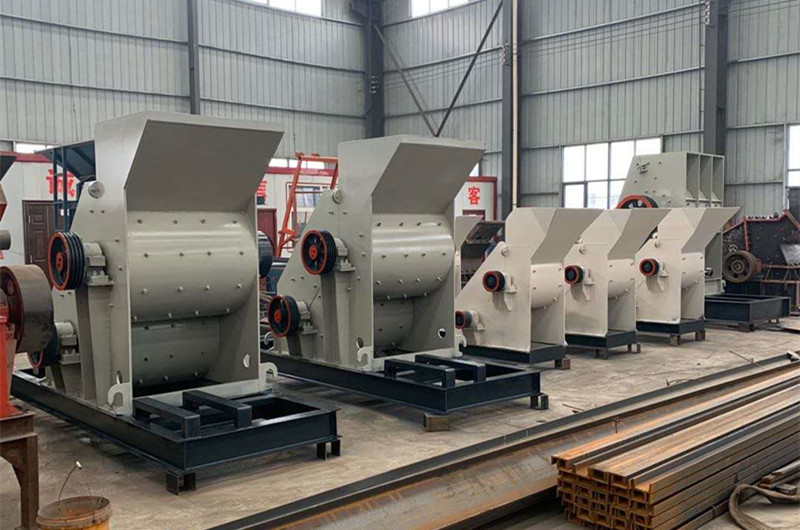 河南世博雙級破碎機(jī)生產(chǎn)車間 河南世博雙級破碎機(jī)生產(chǎn)車間