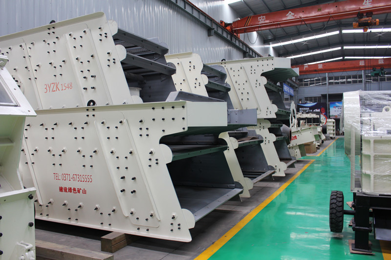 振動(dòng)篩廠家成品車間 振動(dòng)篩廠家成品車間