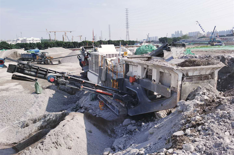 移動破碎一體機加工建筑垃圾現場圖 移動破碎一體機加工建筑垃圾現場圖