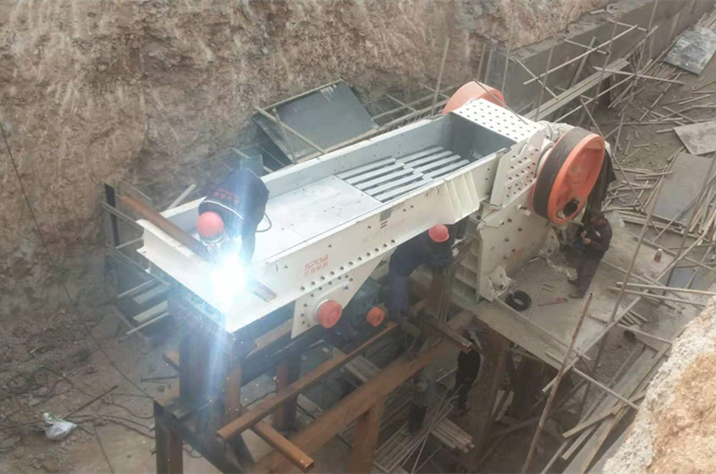 顎式破碎機、給料機安裝現場 顎式破碎機、給料機安裝現場