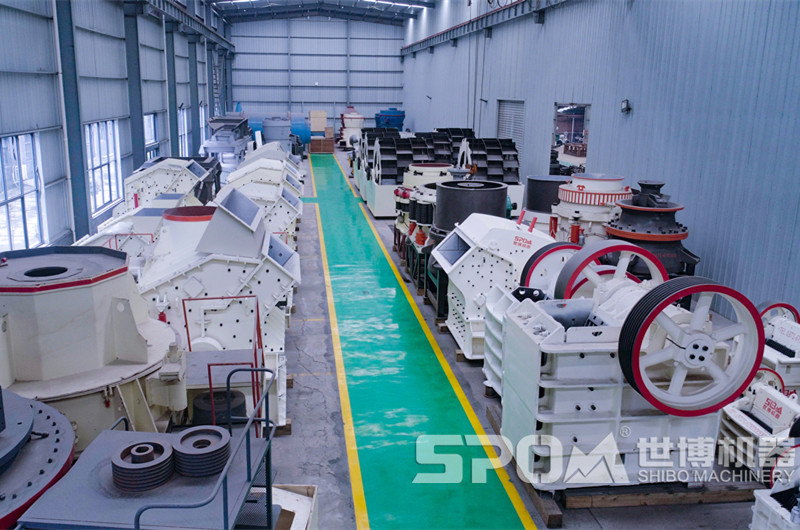 河南世博打鵝卵石機器生產車間 河南世博打鵝卵石機器生產車間