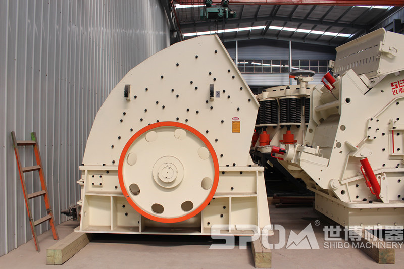 大型重錘式破碎機 大型重錘式破碎機