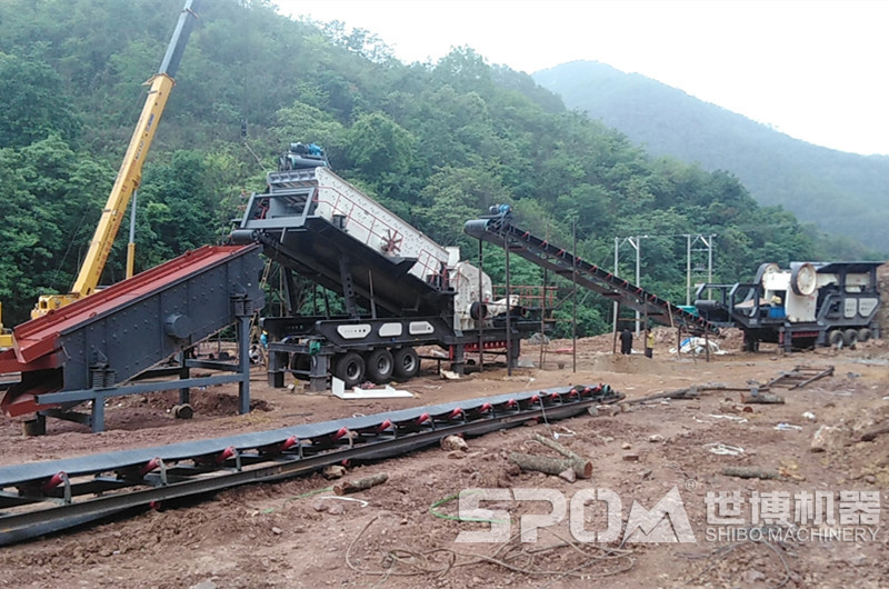 碎石場(chǎng)移動(dòng)破碎機(jī)設(shè)備布置安裝 碎石場(chǎng)移動(dòng)破碎機(jī)設(shè)備布置安裝