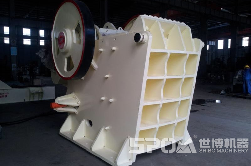 花崗巖粗碎設備顎式破碎機 花崗巖粗碎設備顎式破碎機