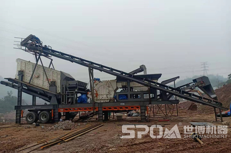 三組合移動(dòng)破碎生產(chǎn)線 三組合移動(dòng)破碎生產(chǎn)線