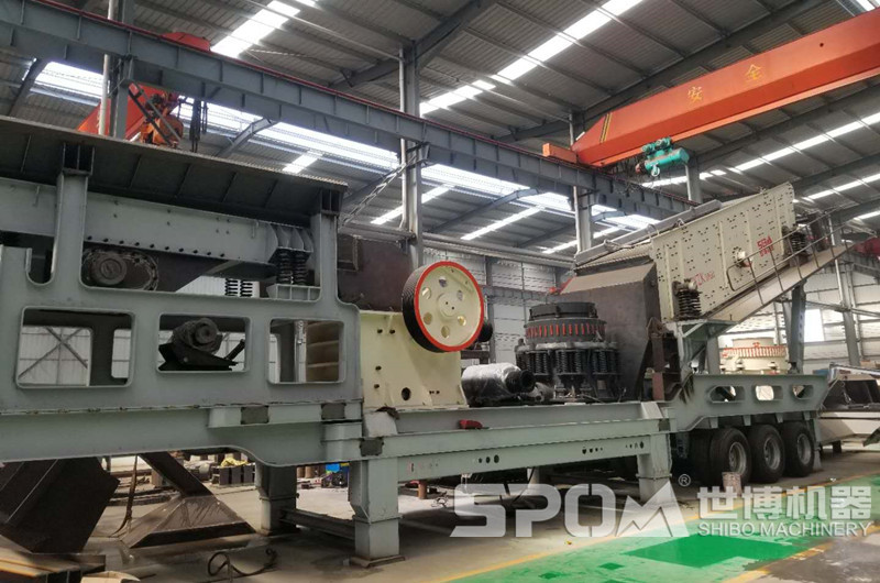 多機組合移動破碎站，可破碎廢水泥路面生產石子