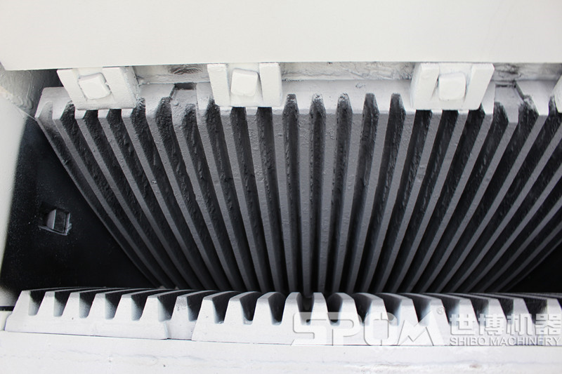 顎式細破機的細牙鄂板 顎式細破機的細牙鄂板