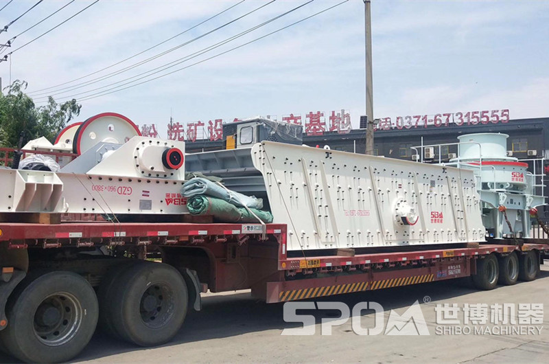 世博碎石碎砂機(jī)械設(shè)備裝車發(fā)貨圖 世博碎石碎砂機(jī)械設(shè)備裝車發(fā)貨圖