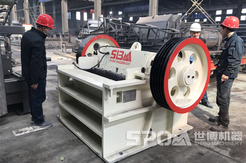 打礦石鄂破機 打礦石鄂破機