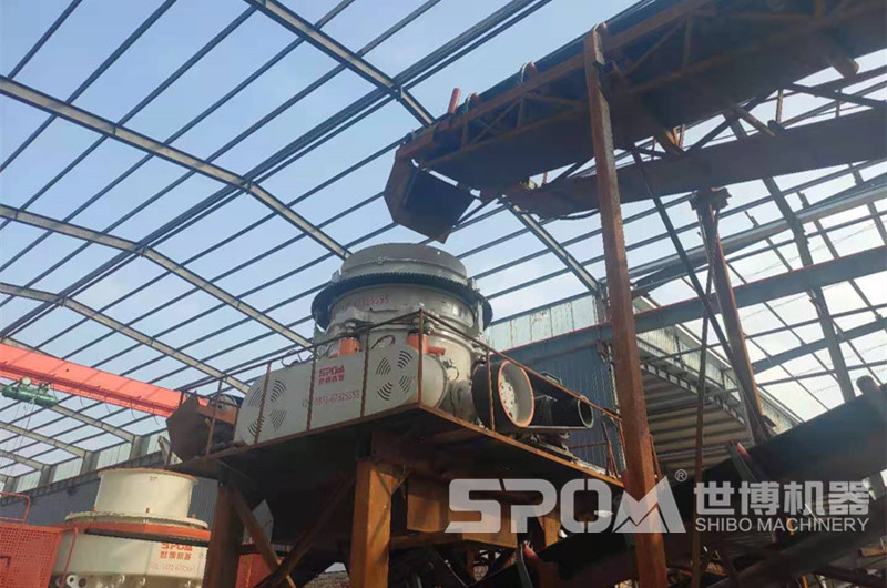 液壓圓錐破碎機(jī)現(xiàn)場(chǎng)圖 液壓圓錐破碎機(jī)現(xiàn)場(chǎng)圖