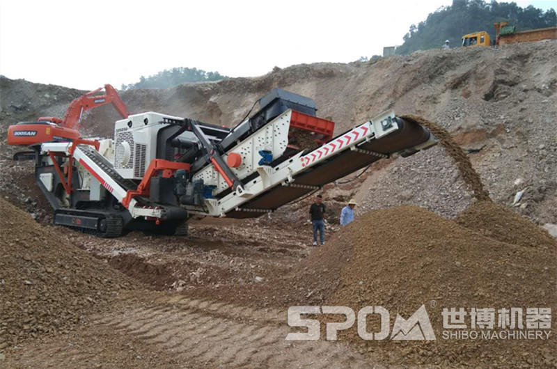 履帶移動破碎站現場圖 履帶移動破碎站現場圖