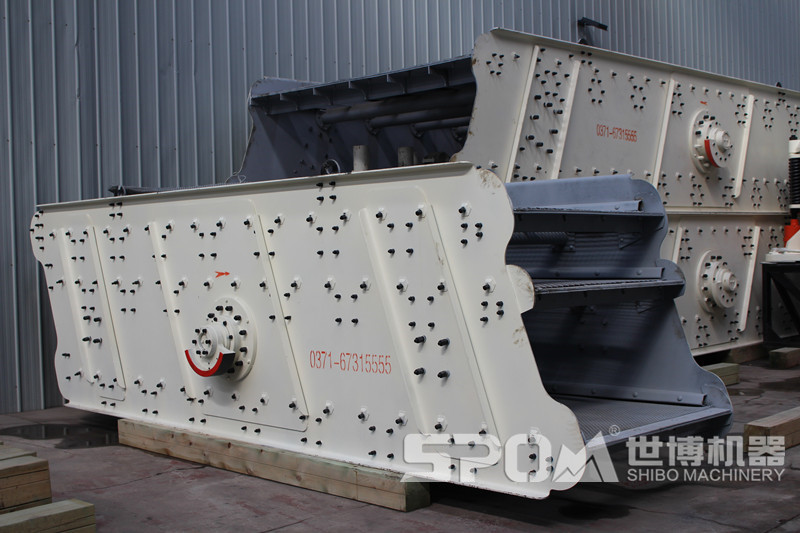 篩分砂石料的振動(dòng)篩 篩分砂石料的振動(dòng)篩