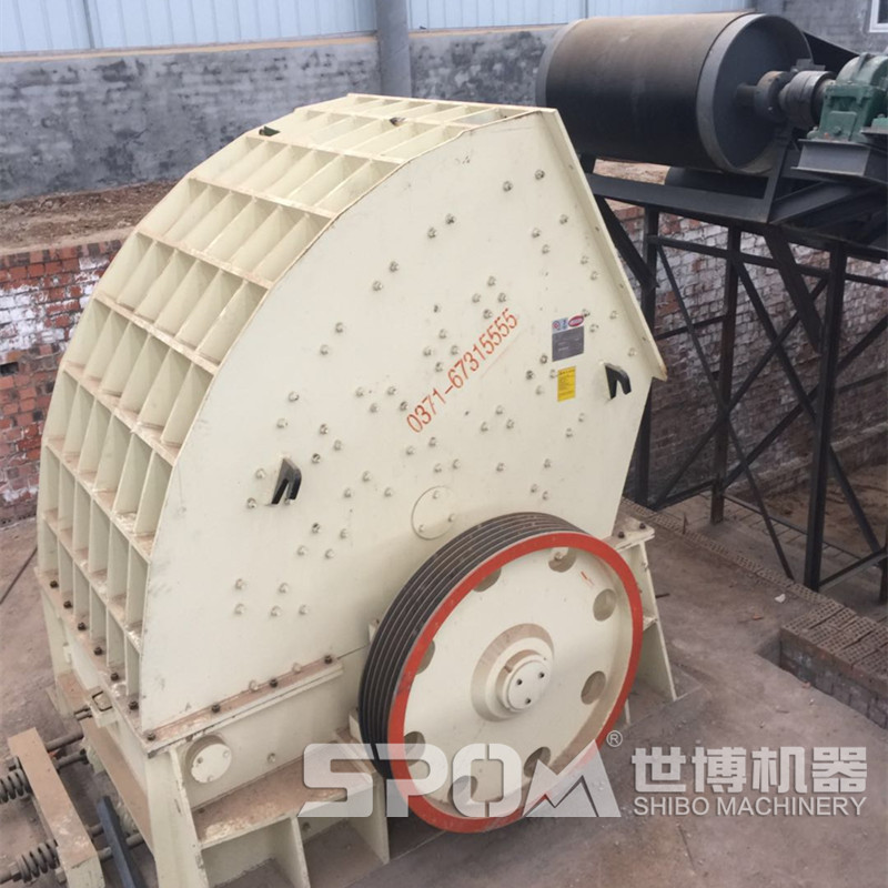 重錘破破碎山石現場圖 重錘破破碎山石現場圖