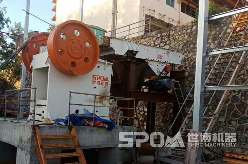 顎式破碎機(jī)，在玄武巖制砂生產(chǎn)線中粗碎