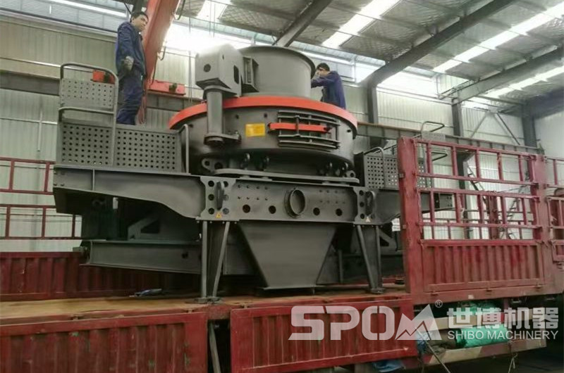 大型碎石制砂機(jī)裝車發(fā)貨 大型碎石制砂機(jī)裝車發(fā)貨