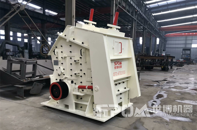 小型反擊破側面背面圖 小型反擊破側面背面圖