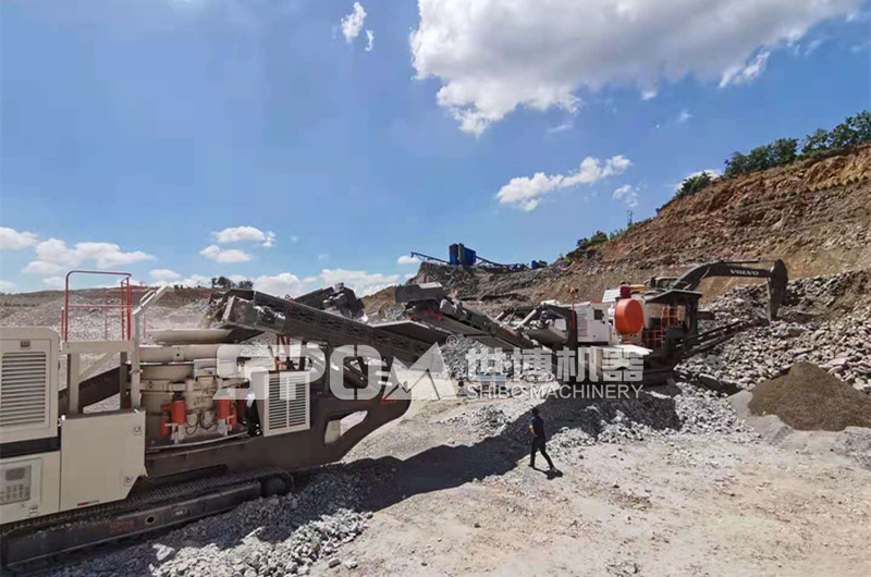粗碎和細碎移動式碎石機 粗碎和細碎移動式碎石機