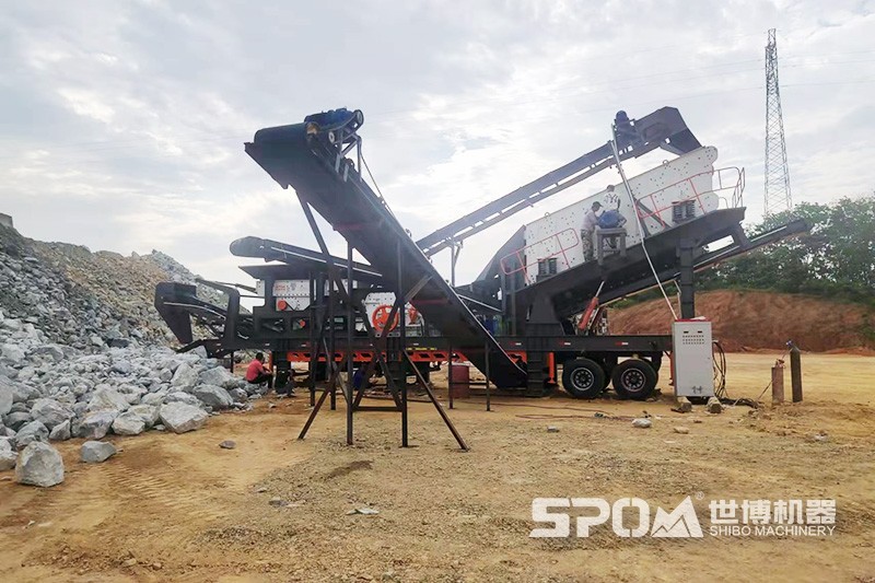 三合一移動(dòng)反擊式破碎機(jī),反擊破移動(dòng)式破碎站現(xiàn)場圖 三合一移動(dòng)反擊式破碎機(jī),反擊破移動(dòng)式破碎站現(xiàn)場圖