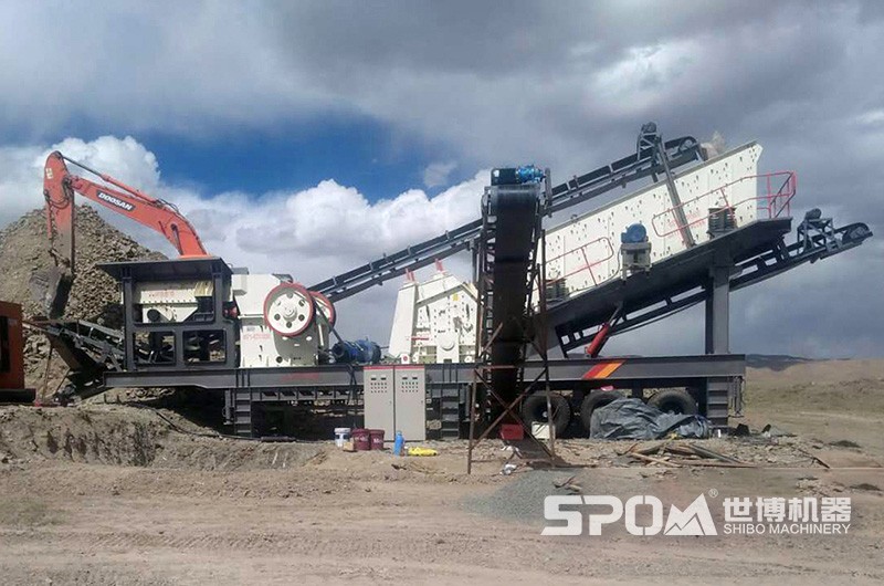 組合式移動破碎站現(xiàn)場 組合式移動破碎站現(xiàn)場