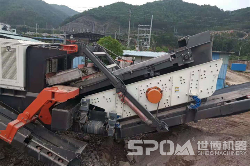 裝載移動破碎機上面的振動篩 裝載移動破碎機上面的振動篩