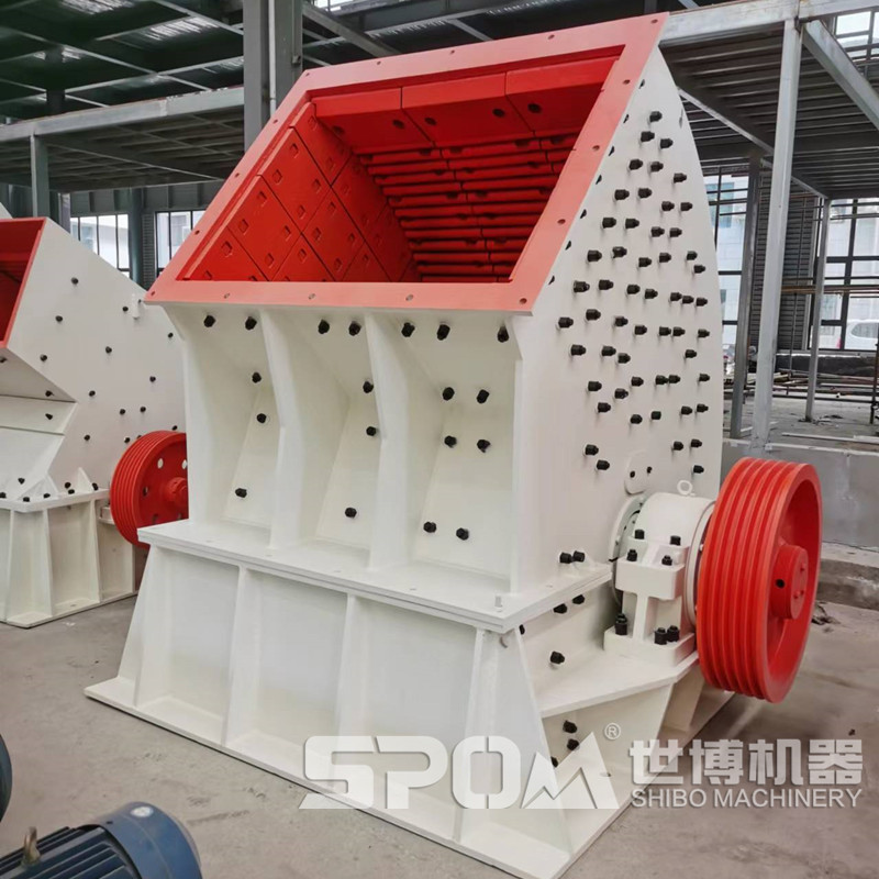 1012錘式破碎機車間實拍圖 1012錘式破碎機車間實拍圖