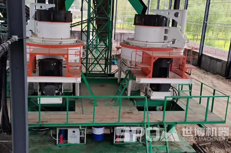 鵝卵石破碎制砂生產(chǎn)線現(xiàn)場 鵝卵石破碎制砂生產(chǎn)線現(xiàn)場