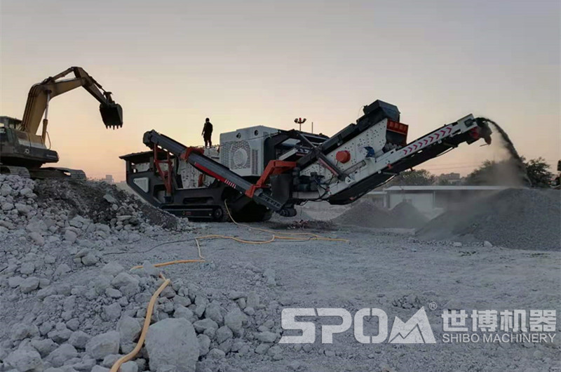 車載式移動破碎石料機現場圖 車載式移動破碎石料機現場圖
